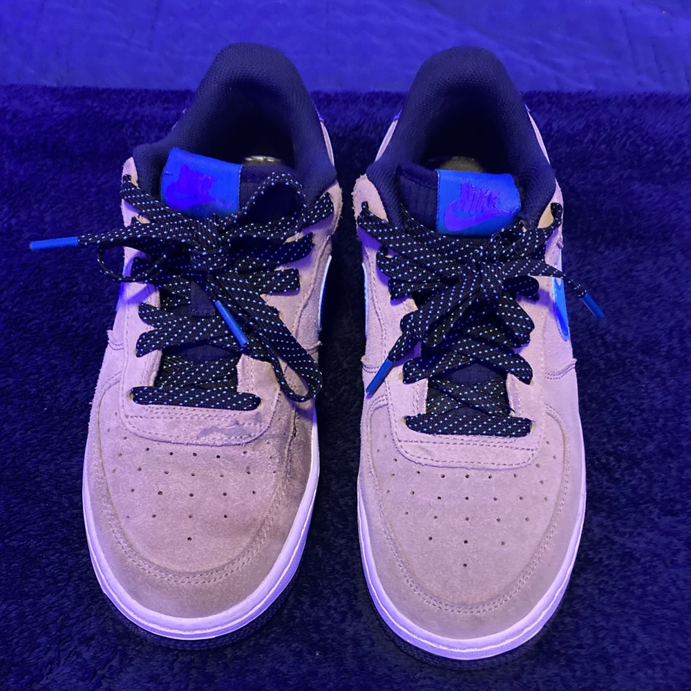 Nike Air Force 1 LV8 2